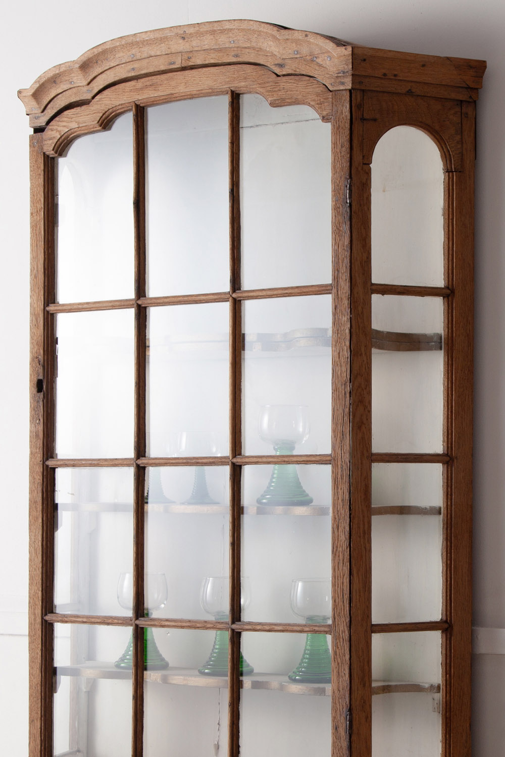 stoop | 19th Century Dutch Glass Cupboard