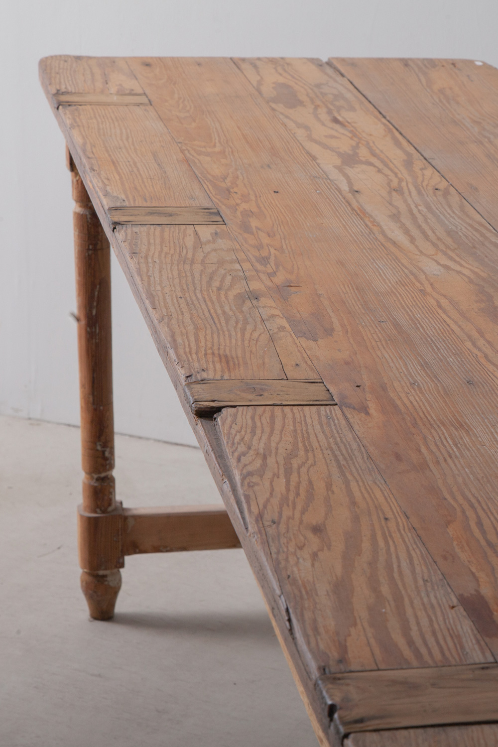 stoop | Pine Long Work Table