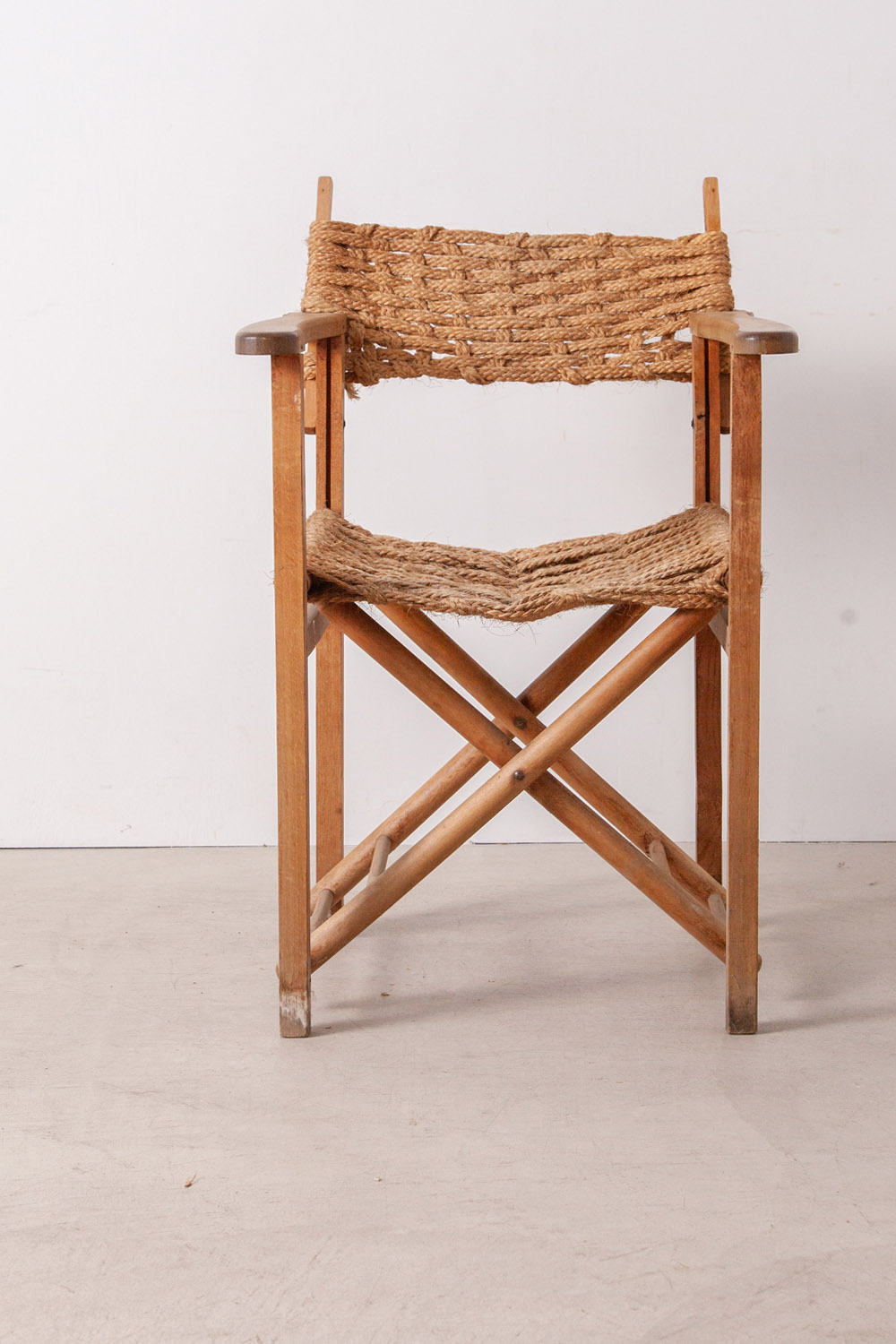 stoop | Vintage Folding Arm Chair in Rope and Wood
