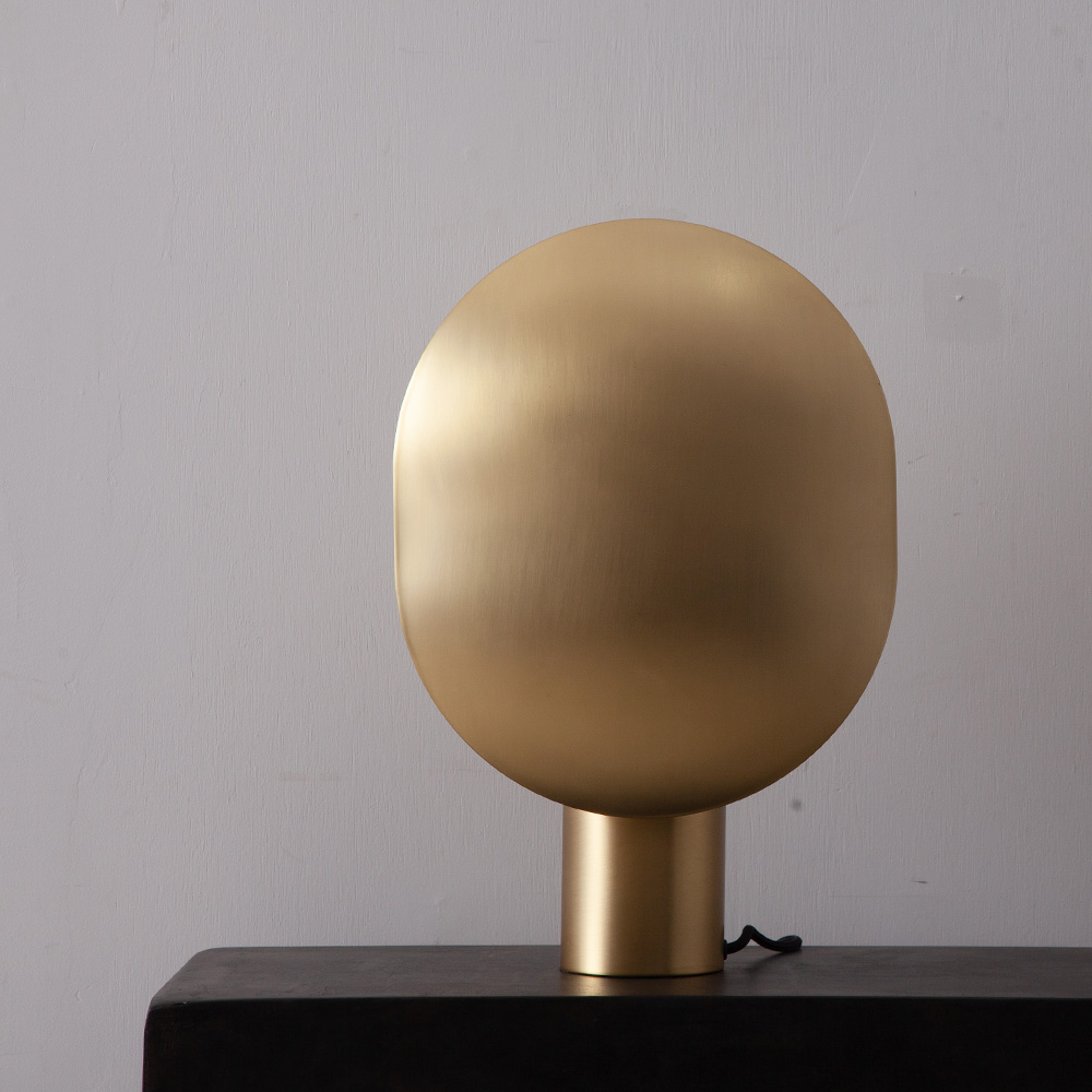 Oval Table Lamp in Black and Metal Gold