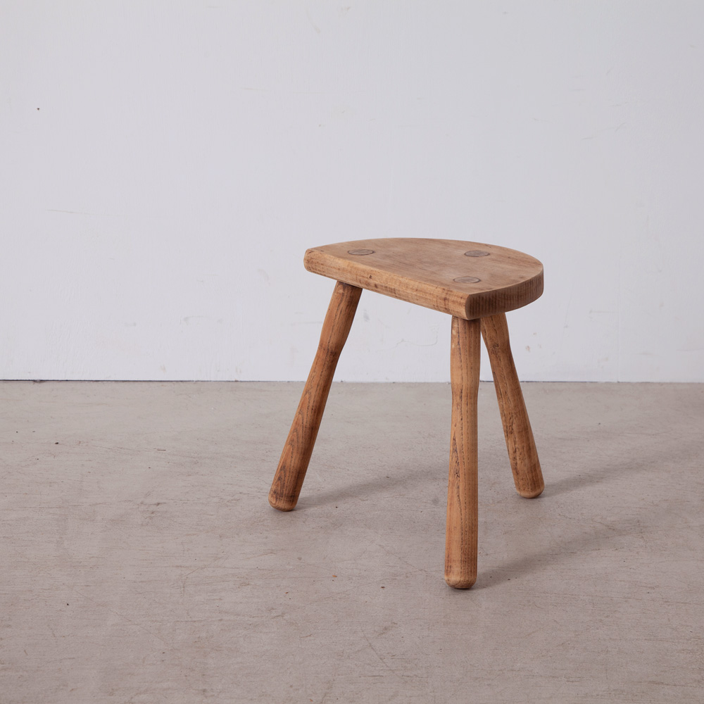Milking Stool in Solid
