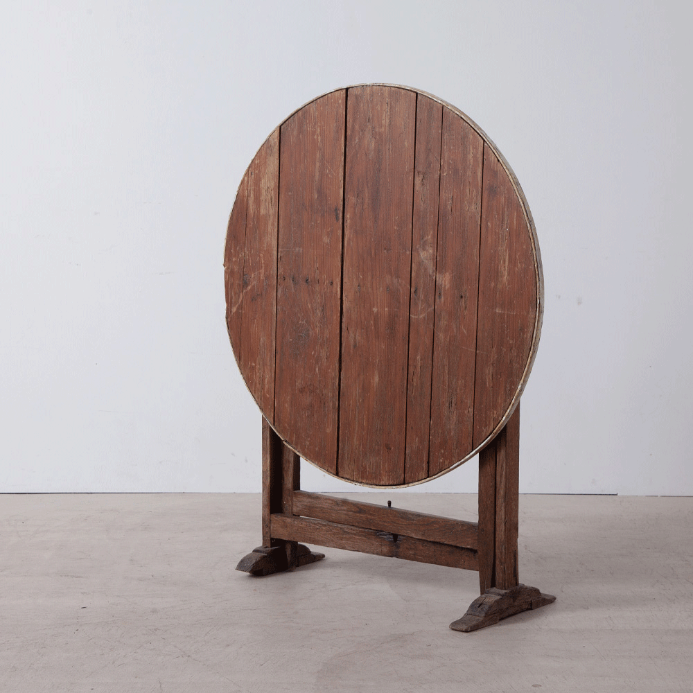 Folding Round Tables #01 in Wood