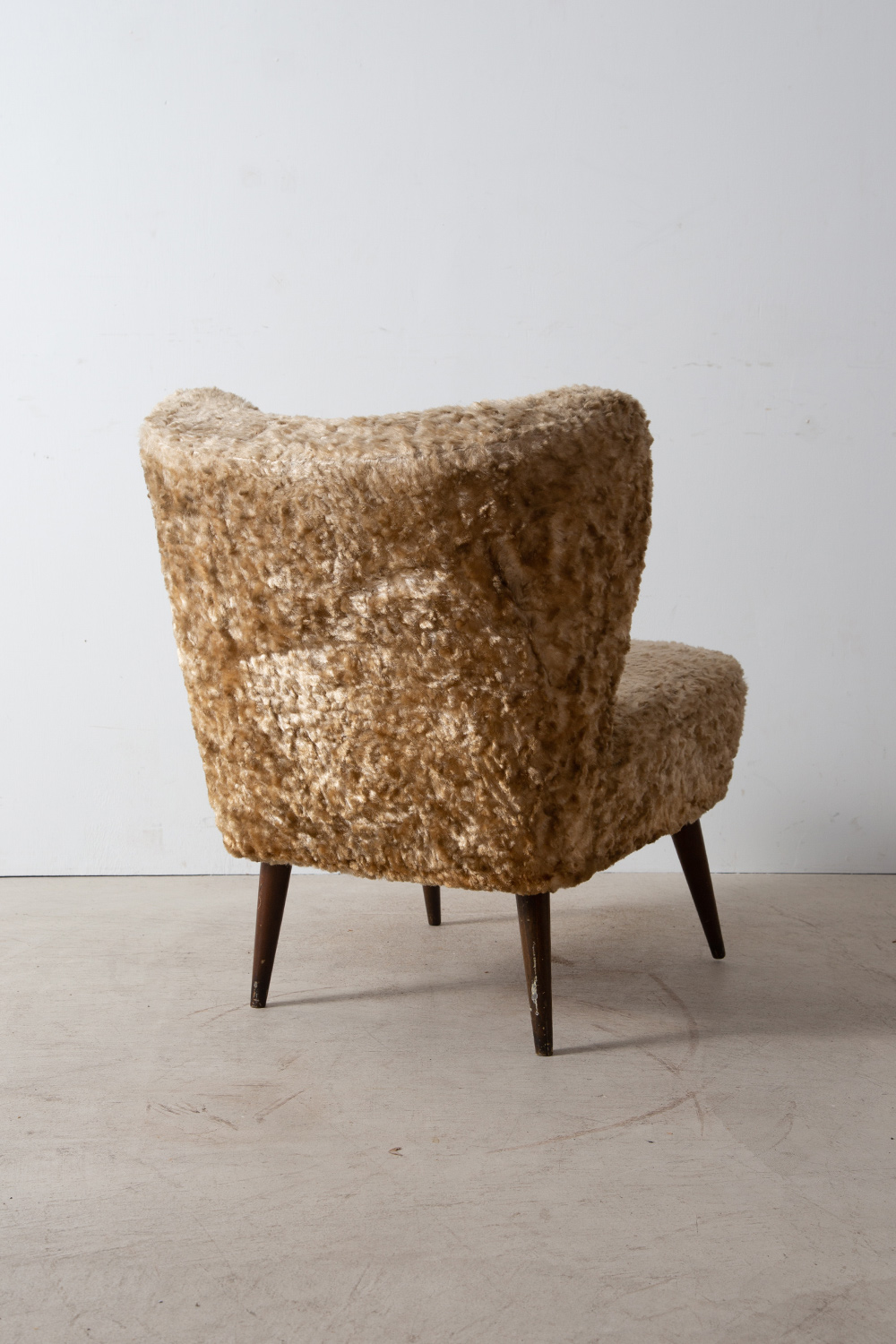 Vintage Rounge Chair in Wood and Fur