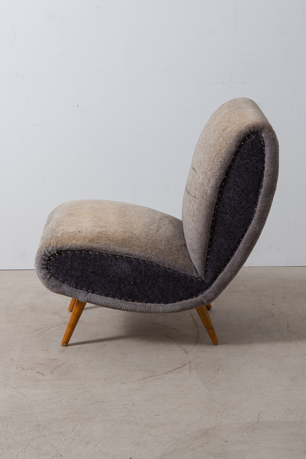 Italian Mid-century Lounge Chair in Wood and Grey