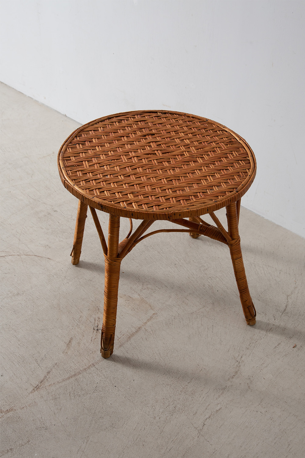 Round Coffee Table in Rattan and Wood