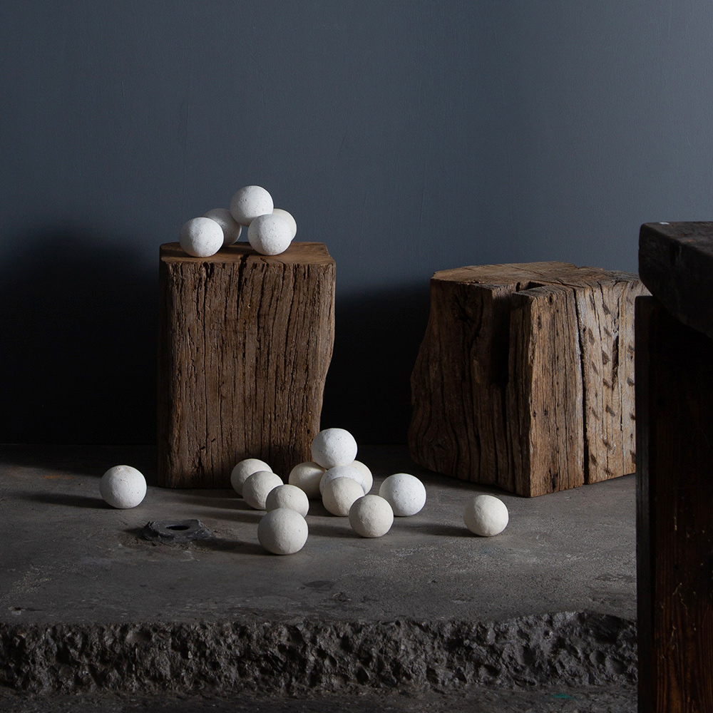 Sphere by Tetsuya Hioki in White and Ceramic – No.02