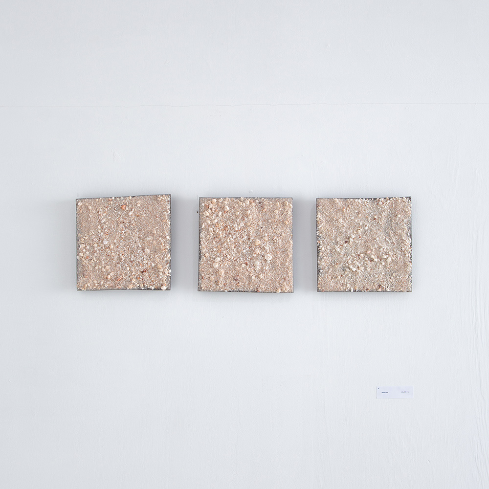 Square 200 by Tetsuya Hioki in Ceramic – No.14
Japan , Contemporary
陶板のウォールピース。
