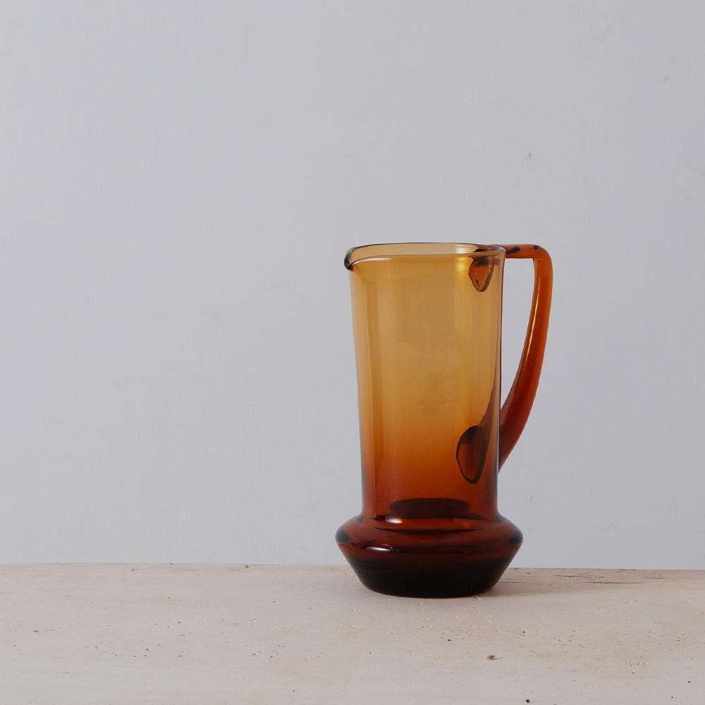 Vintage Pitcher in Glass and Brown
France , Unknown
フランスより、グラデーションが美しいヴィンテージのピッチャー。
