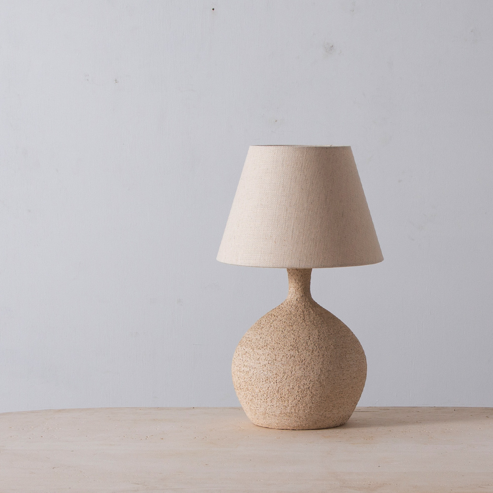 Table Lamp in Ceramic and White
France , 1970s
