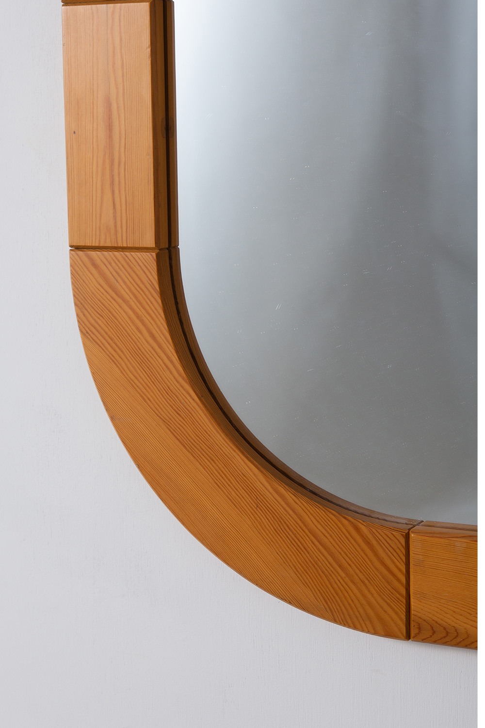 Swedish Rounded Rectangle Wall Mirror for GLAS MASTER in Pine