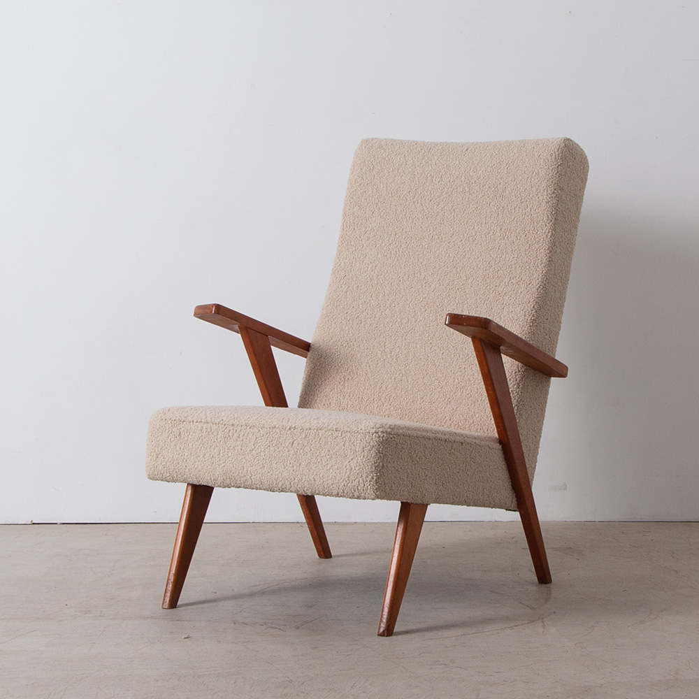 Arm chair in Wood and White