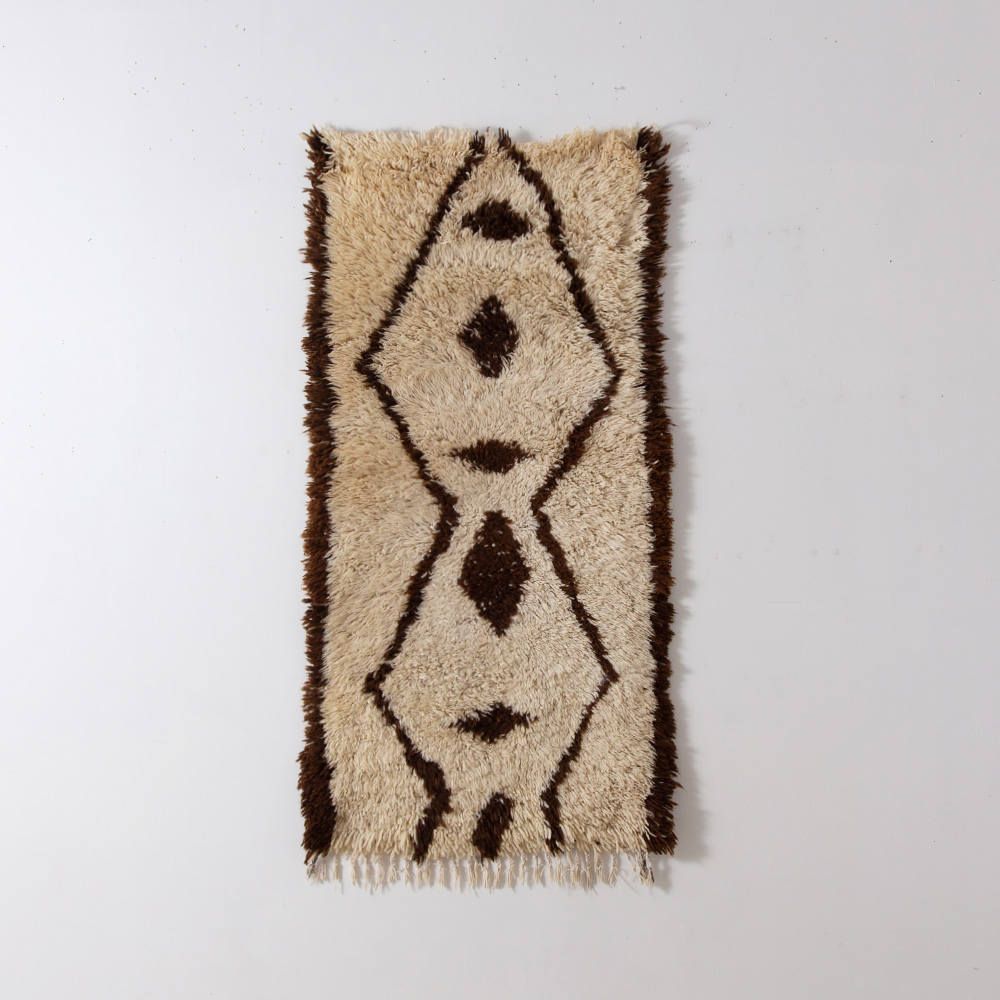 Vintage Art Rug from Aziral #045 in Wool
Morocco , 1990s
毛足の美しいアジラル。
