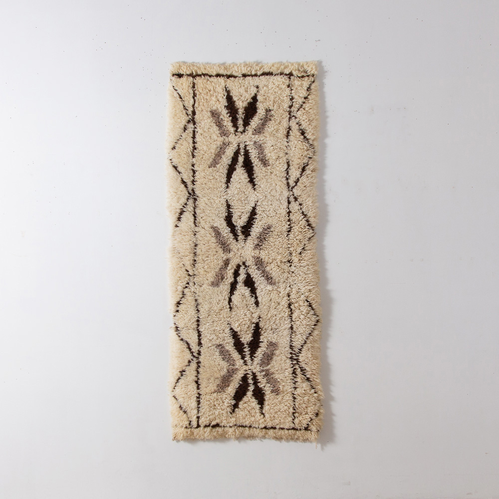 Vintage Rug from Aziral #067 in Wool
Morocco , 1980s-90s
 毛足の美しいアジラル。
