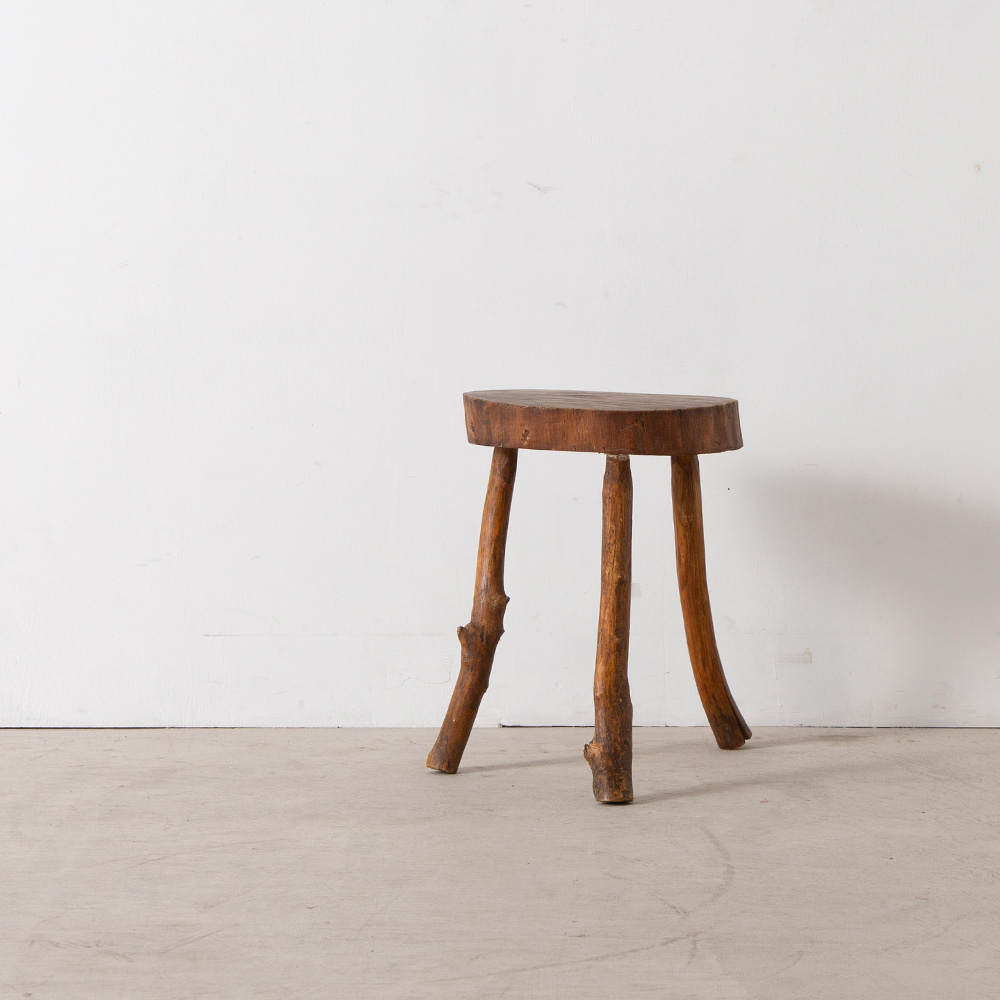 Tripod Stool Made of Solid Wood #002
