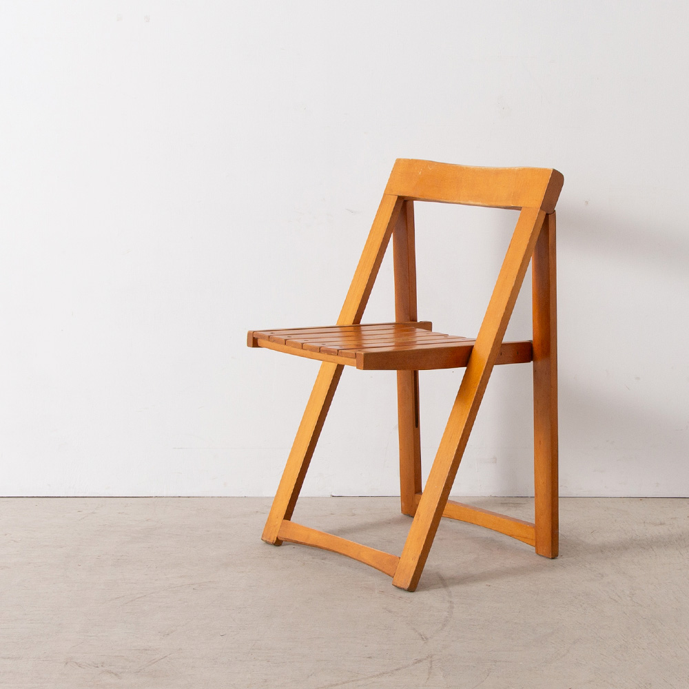 Folding Chair by Aldo Jacober for Alberto Bazzani in Pine
Italy , 1960s
イタリアより、Aldo Jacober によって、デザインされたフォールディングチェア。
