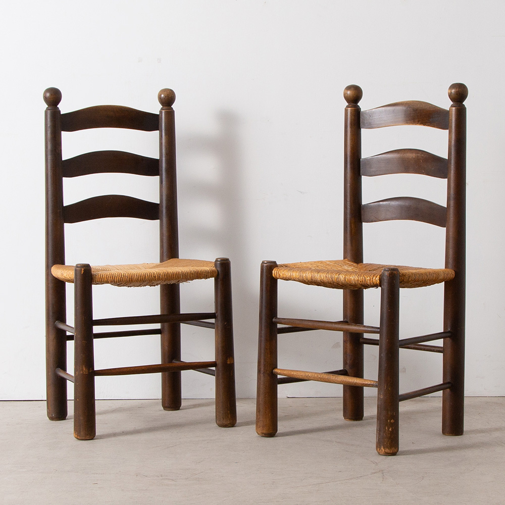Dining Chair by Georges Robert in Oak and Rush
France , 1950s
フランスのGeorges Robert（ジョルジュ・ロベール）によってデザインされたダイニングチェア。
