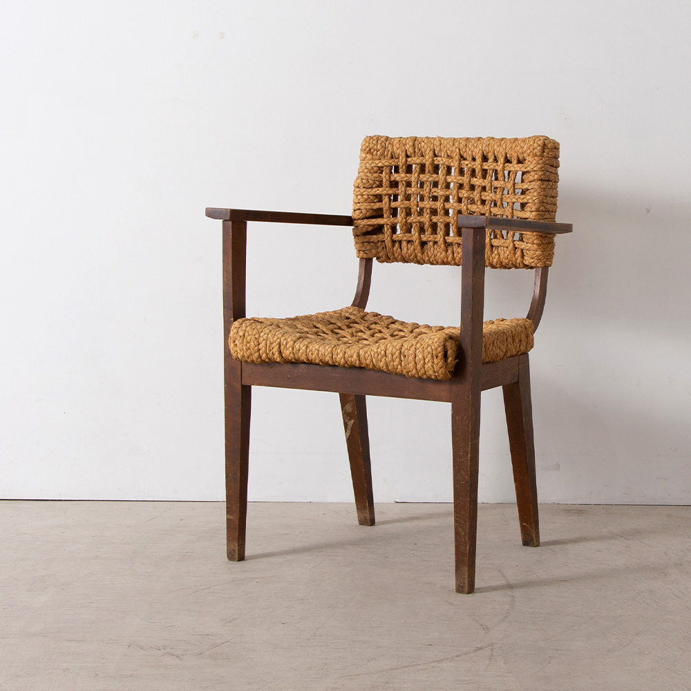 Arm Chair by Audoux & Minet for Vibo Vesoul in Beech and Rope
France , 1950s
フランスのデザイナー Adrien Audoux と Frida Minet によるデザインユニット Audoux & Minet（オード・ミネ）によるアームチェア。
Vibo Vesoul社製。
