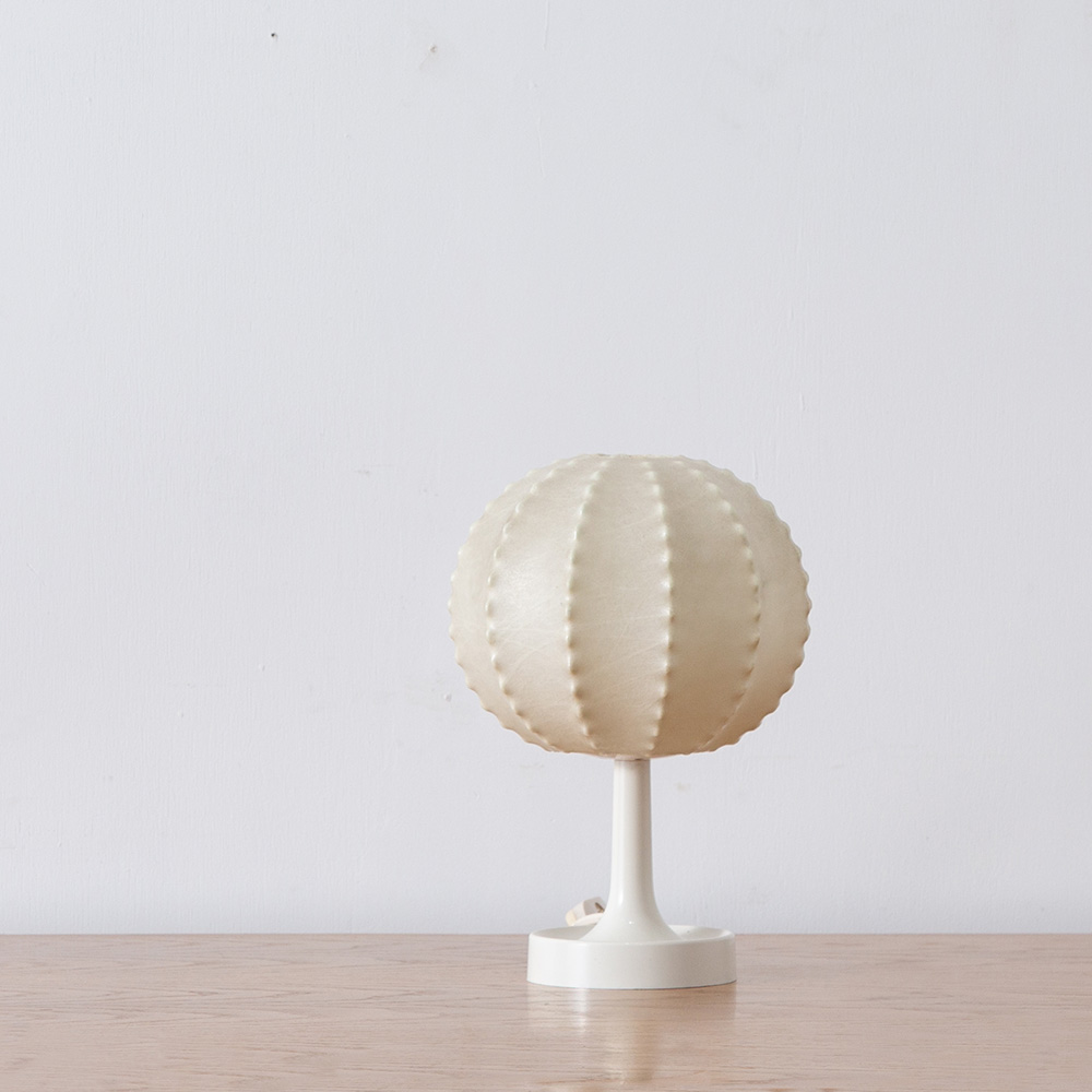 Sphere Cocoon Table Lamp in Resin #001