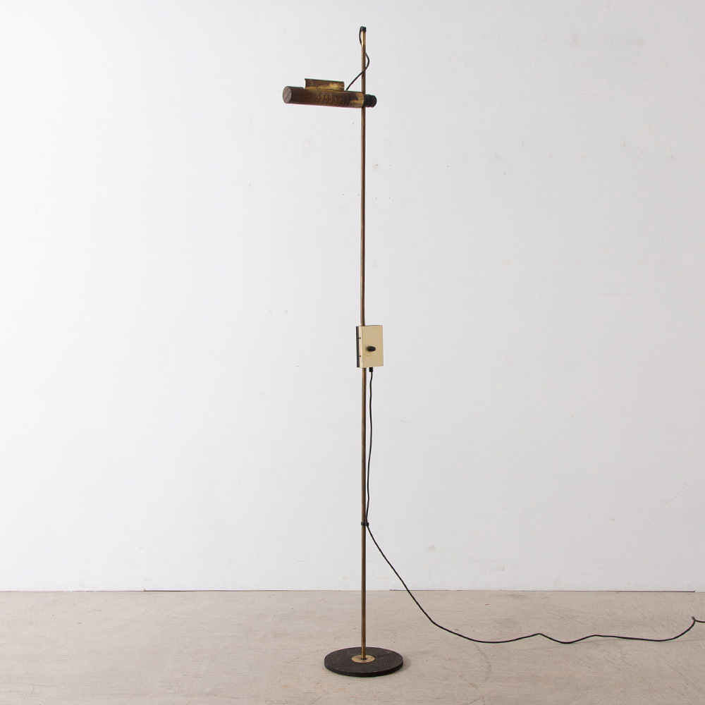 Italian Vintage Floor Lamp in Brass and Black