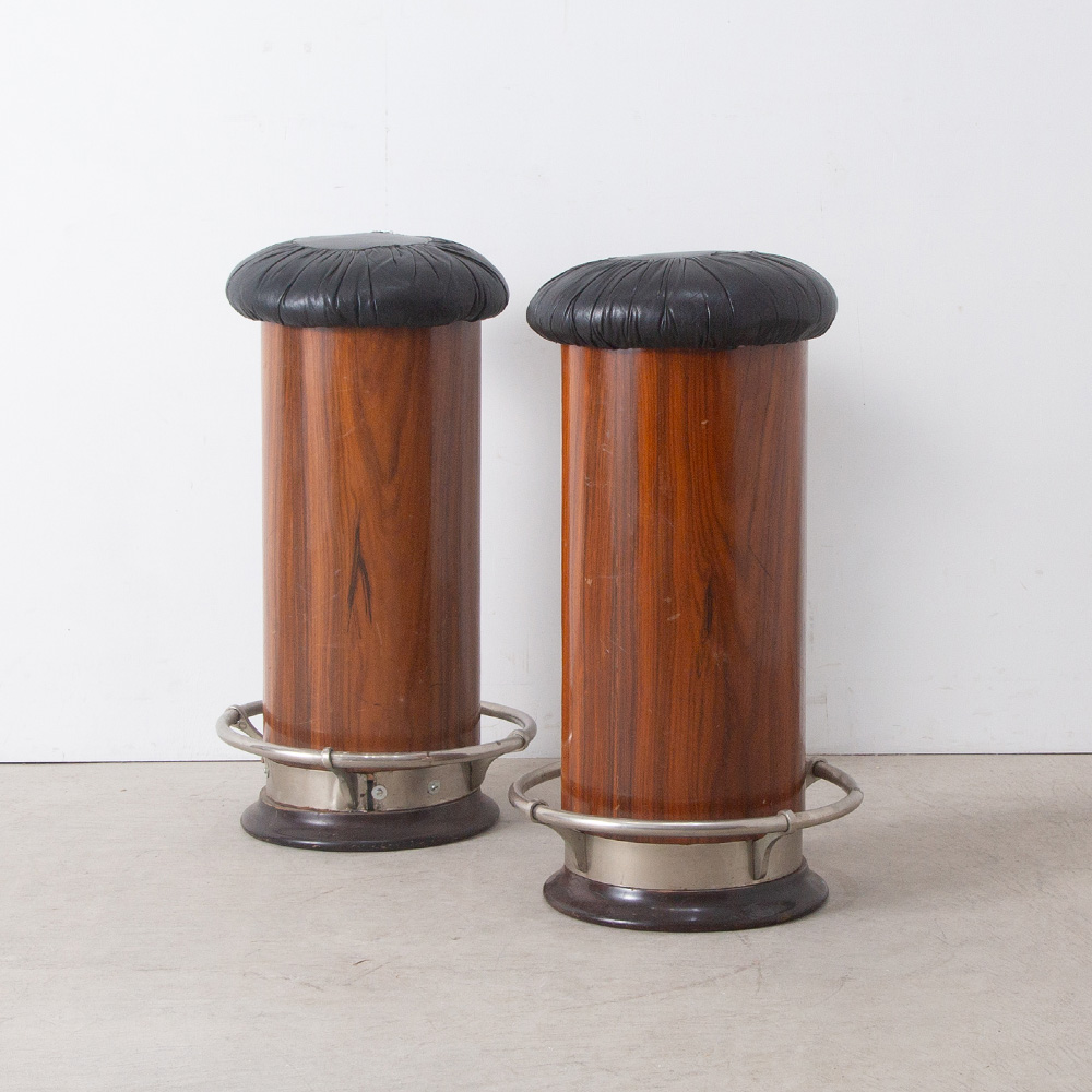 Bar Stool in Leather and Wood