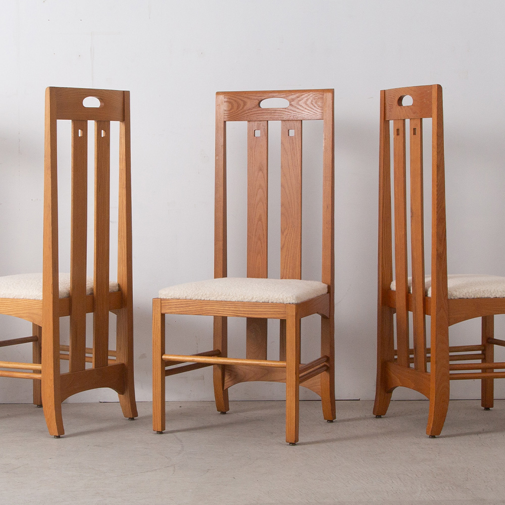 Charles Rennie Mackintosh Style “Ingram” Dining Chair in Wood
Italy , 1980s
スコットランド出身の建築家Charles Rennie Mackintosh（チャールズ・レニー・マッキントッシュ）の “Ingram” チェアのリプロダクト品となります。
