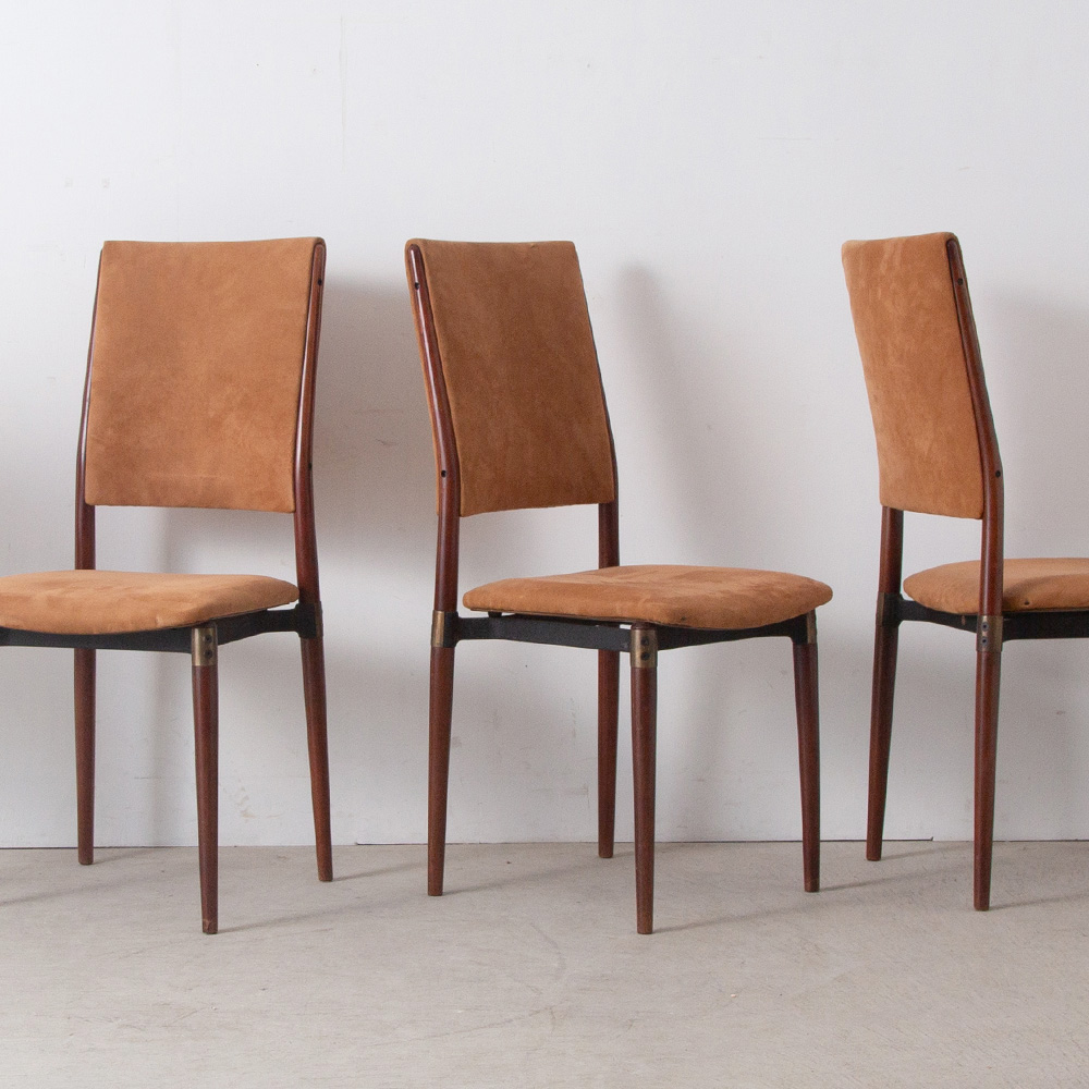S81 Chair by Eugenio Gerli for TECNO in Wood and Fabric
Italy , 1970s
イタリア TECNO 社のために Eugenio Gerli によってデザインされた、モデル S81 チェア。
