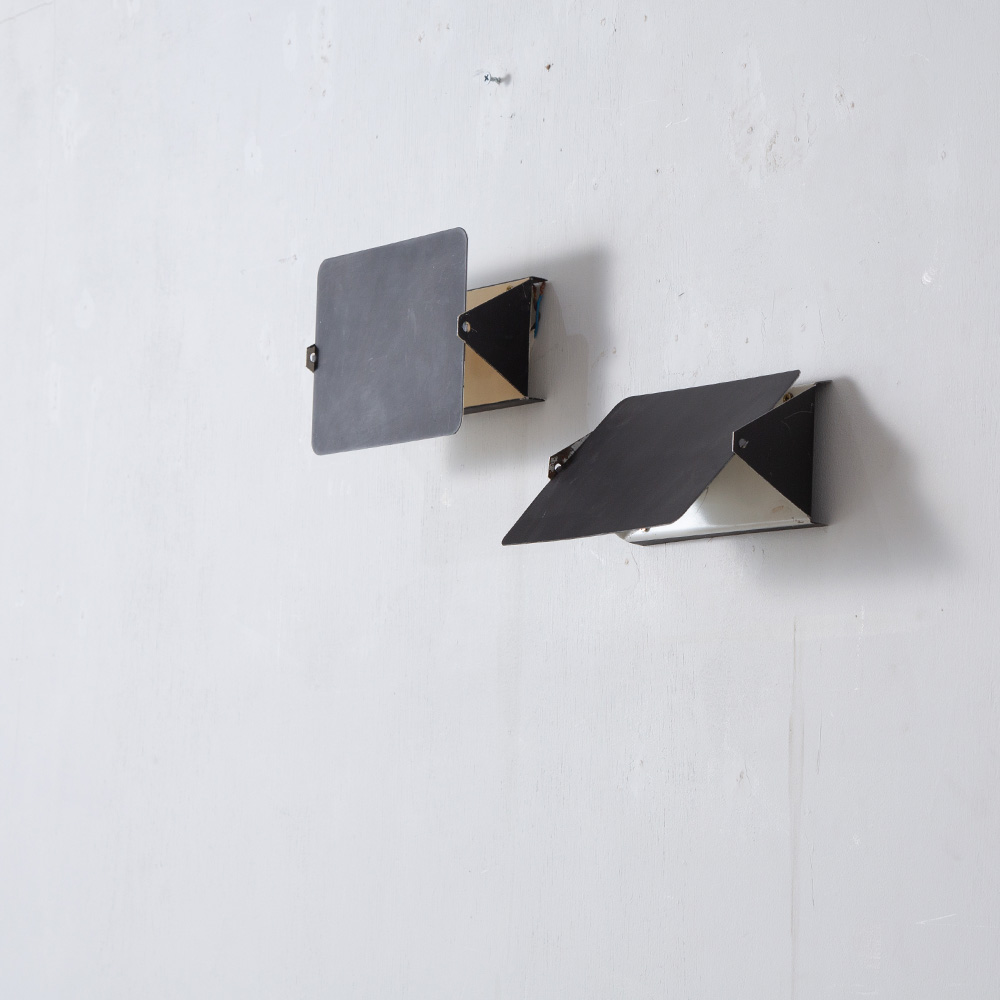 CP1 Wall Light by Chalrotte Perriand in Black
