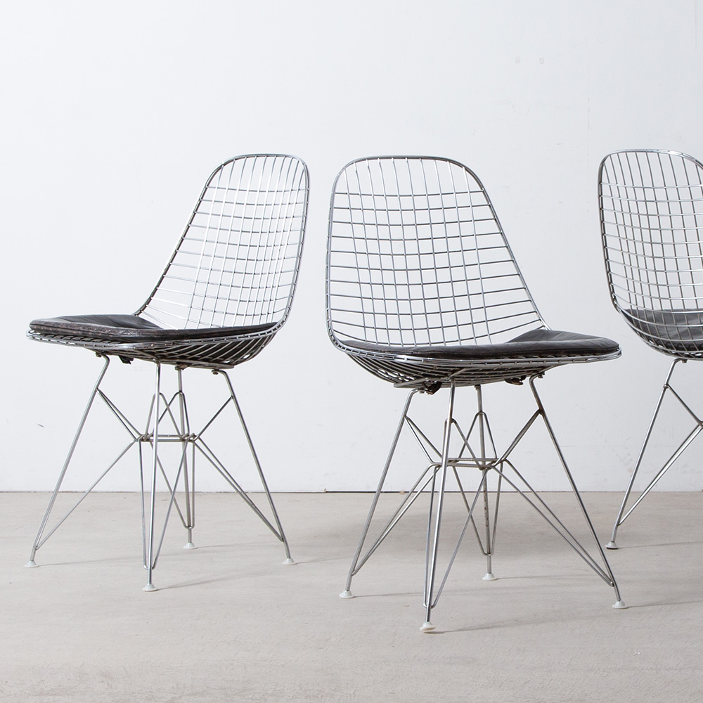 Wire Chair by Charles & Ray Eames for Herman Miller with Black Seat