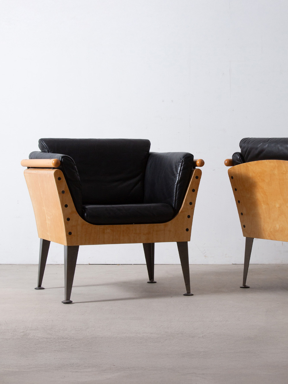 Postmodern Style Arm Chairs for Thema in Birchwood , Leather and Steel