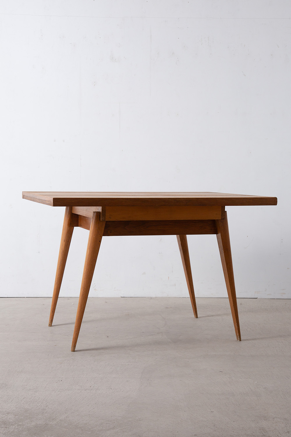 stoop | French Vintage Dining Table in Oak