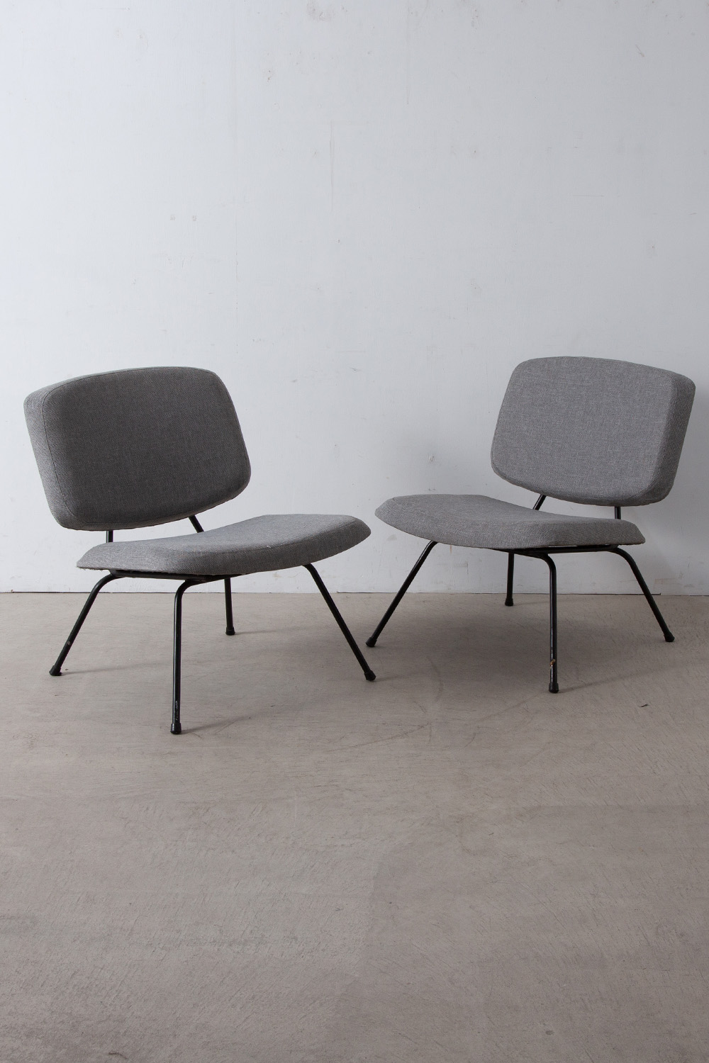 stoop | CM190 Lounge Chair by Pierre Paulin