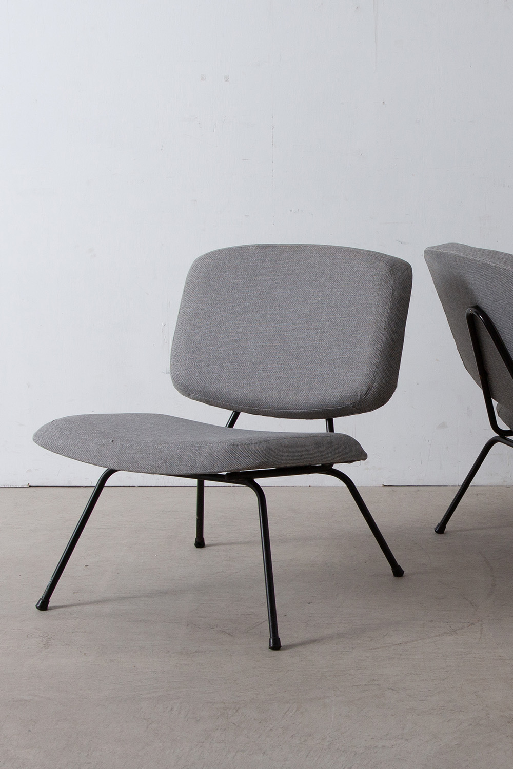stoop | CM190 Lounge Chair by Pierre Paulin