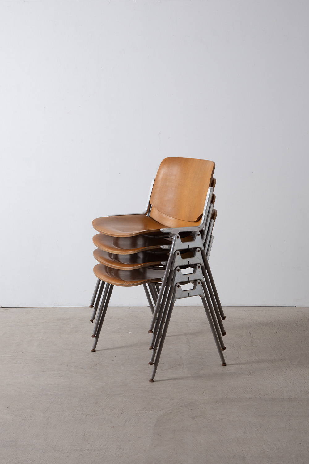 DSC 106 Chair by Giancarlo Piretti for Castelli in Wood