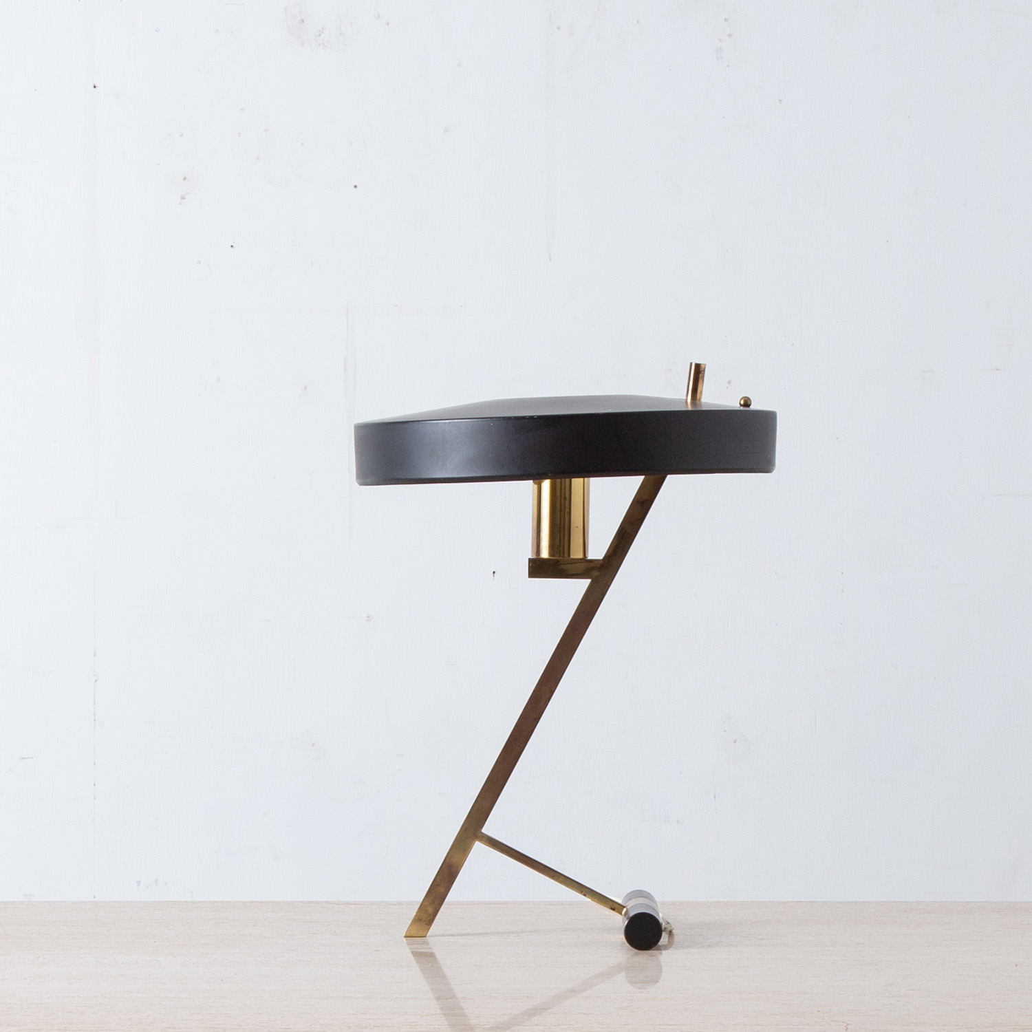 ‘Z model’ Desk Lamp by Louis Kalff for Philips in Brass and Black Metal