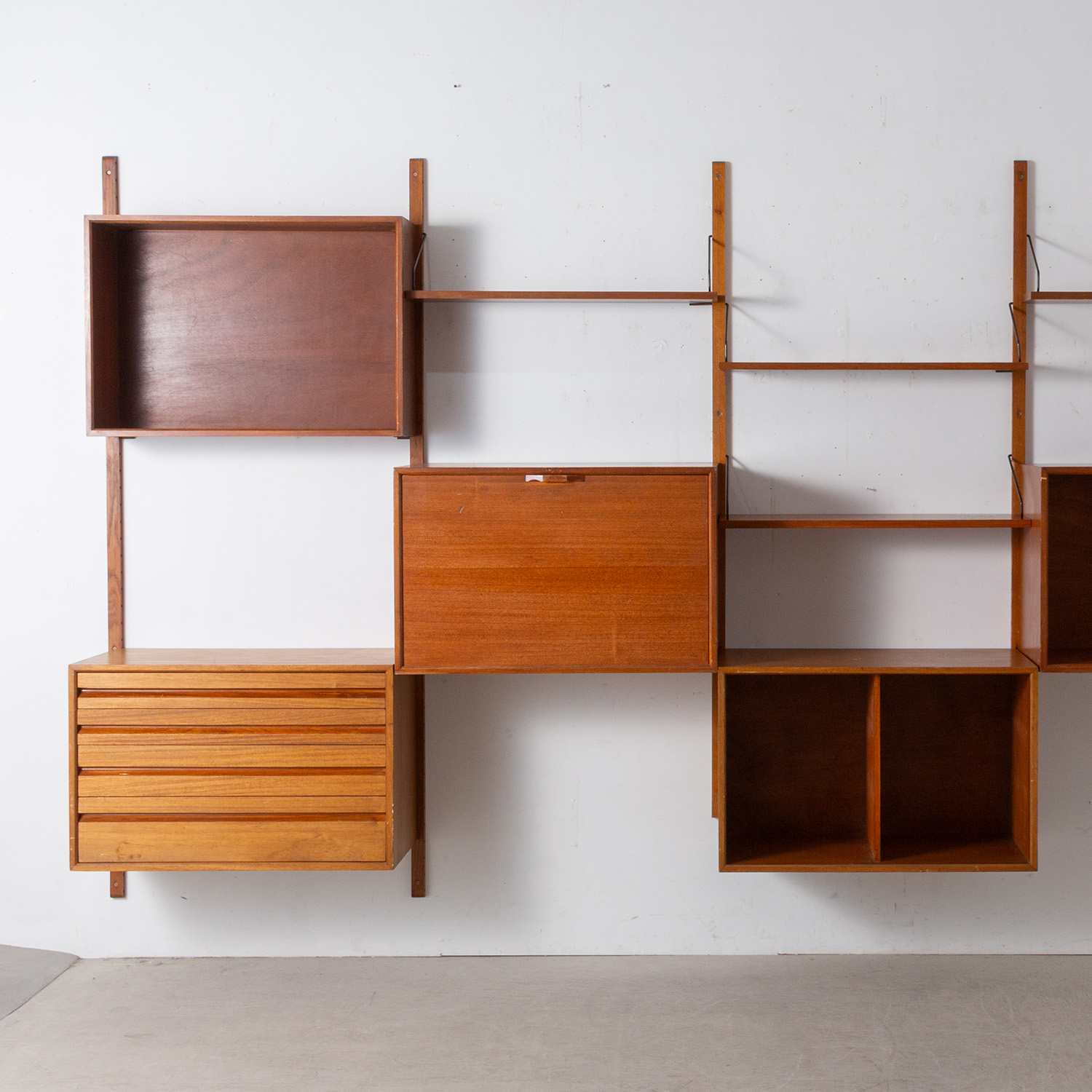 ‘ROYAL SYSTEM’ Wall Unit by Poul Cadovius for Cado in Wood and Steel