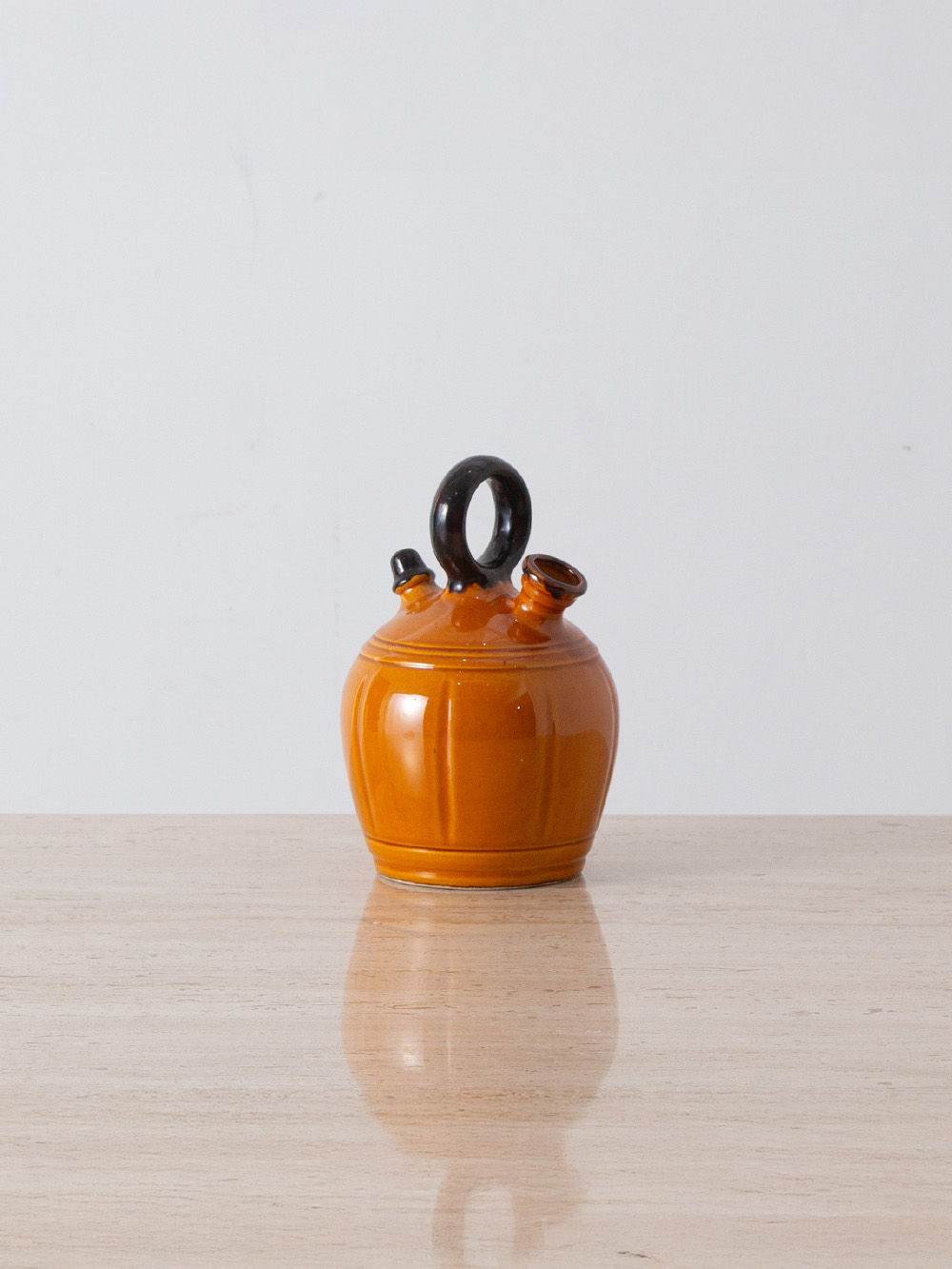 Object in Orange