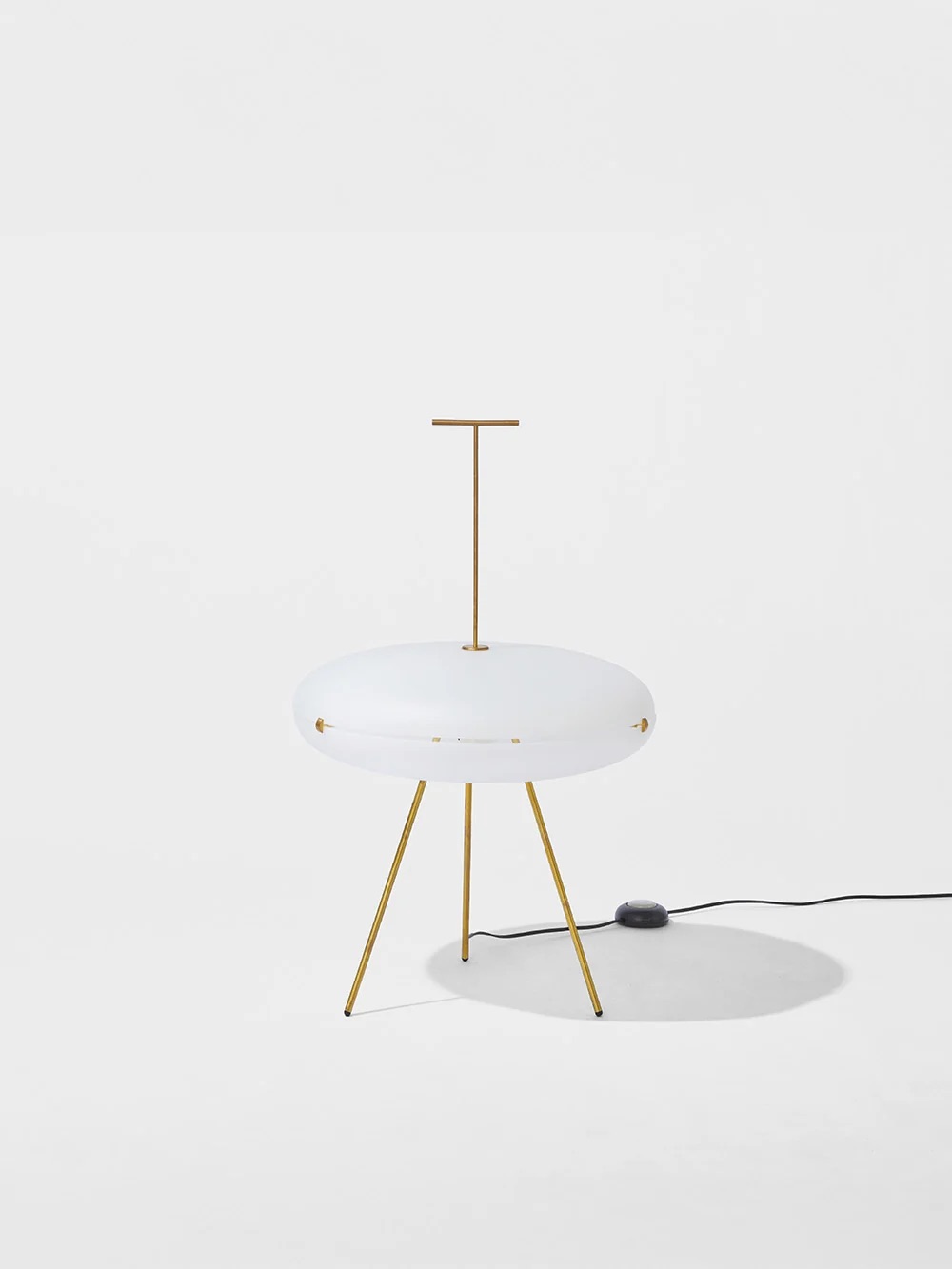Luna Orizzontale Floor Lamp by Gio Ponti for TATO in Natural Brass&nbsp;Natural Brass