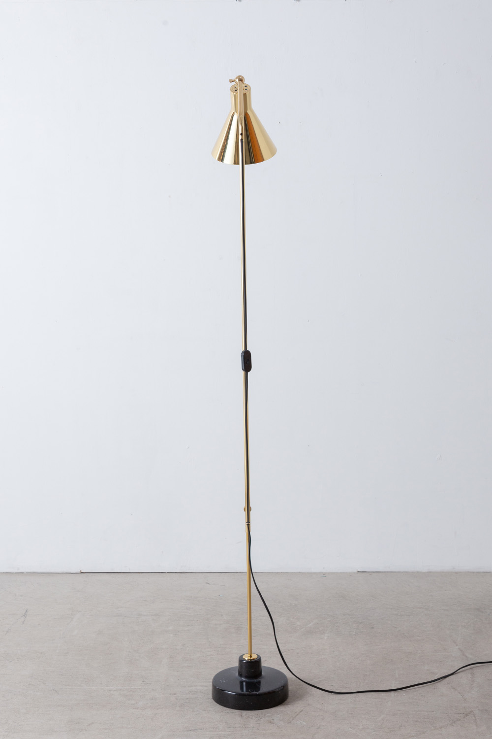 Alzabile,Ignazio Gardella,Floor Lamp, TATO,タト,フロアランプ,イニャツィオ・ガルデッラ,Azucena,Lamp,ランプ,Vintage Floor Lamp,ヴィンテージフロアランプ,Vintage Lamp,ヴィンテージランプ,清澄白河,アンティークショップ,Antique,Vintage,Interior Design,アンティーク,ビンテージ,ヴィンテージ,家具,雑貨,インテリア,店舗什器,設計,インテリアデザイン,内装,什器,店舗設計,ギャラリー,ミッドセンチュリー,MID-CENTURY MODERN,ミッドセンチュリーモダン,イタリア