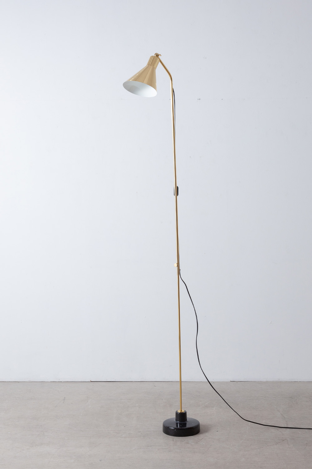 Alzabile,Ignazio Gardella,Floor Lamp, TATO,タト,フロアランプ,イニャツィオ・ガルデッラ,Azucena,Lamp,ランプ,Vintage Floor Lamp,ヴィンテージフロアランプ,Vintage Lamp,ヴィンテージランプ,清澄白河,アンティークショップ,Antique,Vintage,Interior Design,アンティーク,ビンテージ,ヴィンテージ,家具,雑貨,インテリア,店舗什器,設計,インテリアデザイン,内装,什器,店舗設計,ギャラリー,ミッドセンチュリー,MID-CENTURY MODERN,ミッドセンチュリーモダン,イタリア