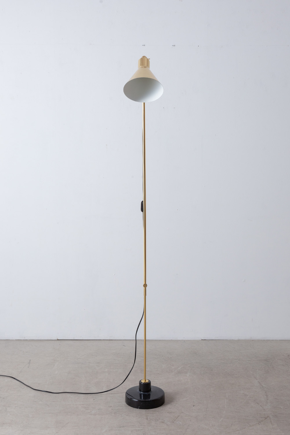 Alzabile,Ignazio Gardella,Floor Lamp, TATO,タト,フロアランプ,イニャツィオ・ガルデッラ,Azucena,Lamp,ランプ,Vintage Floor Lamp,ヴィンテージフロアランプ,Vintage Lamp,ヴィンテージランプ,清澄白河,アンティークショップ,Antique,Vintage,Interior Design,アンティーク,ビンテージ,ヴィンテージ,家具,雑貨,インテリア,店舗什器,設計,インテリアデザイン,内装,什器,店舗設計,ギャラリー,ミッドセンチュリー,MID-CENTURY MODERN,ミッドセンチュリーモダン,イタリア