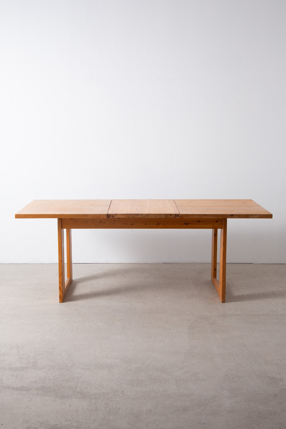 Extension Dining Table in Wood