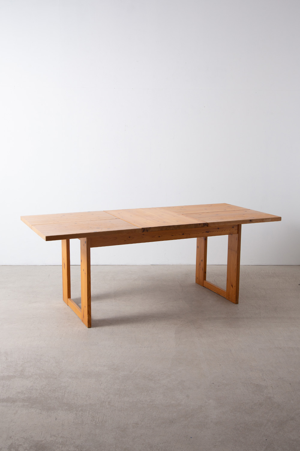 Extension Dining Table in Wood