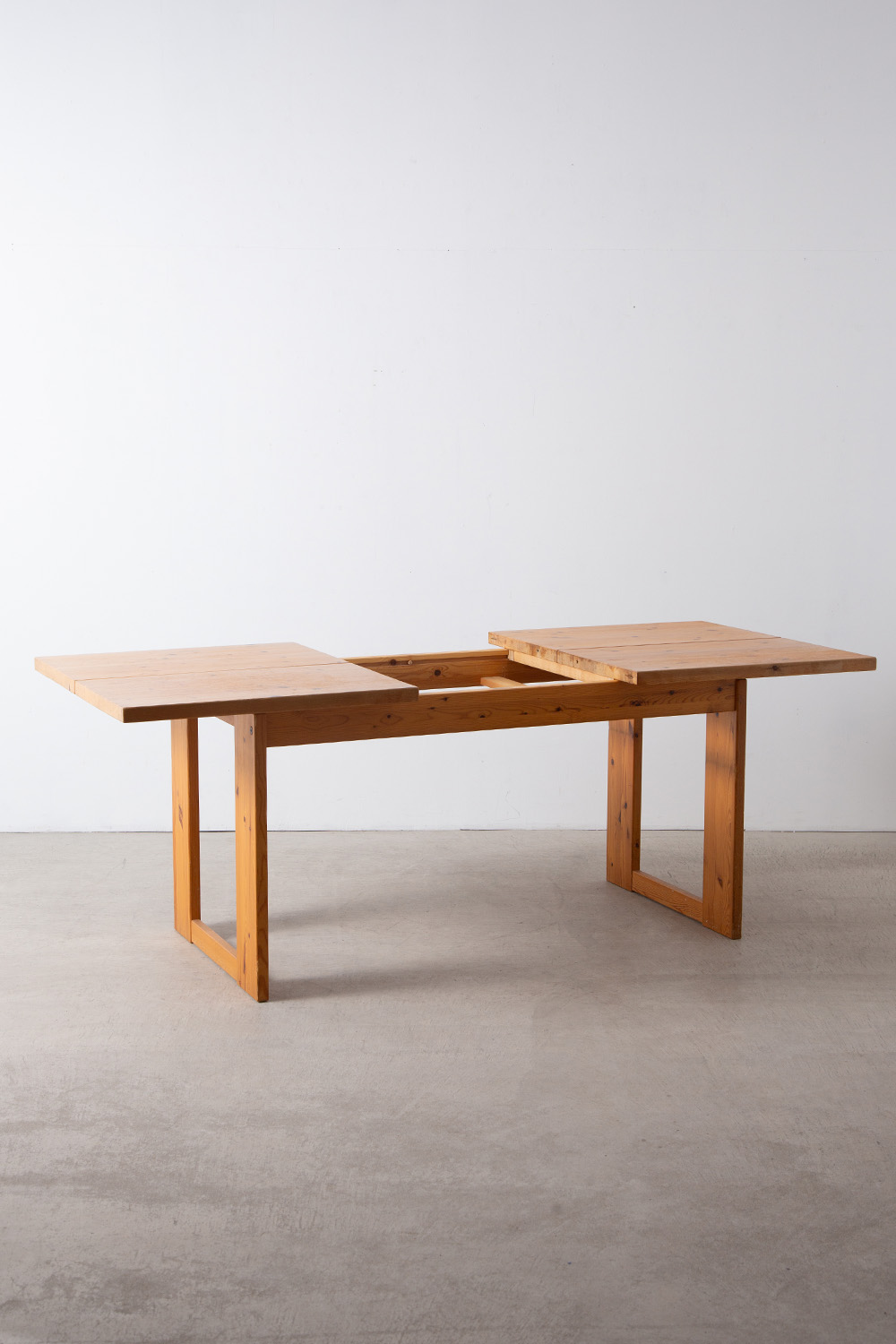 Extension Dining Table in Wood