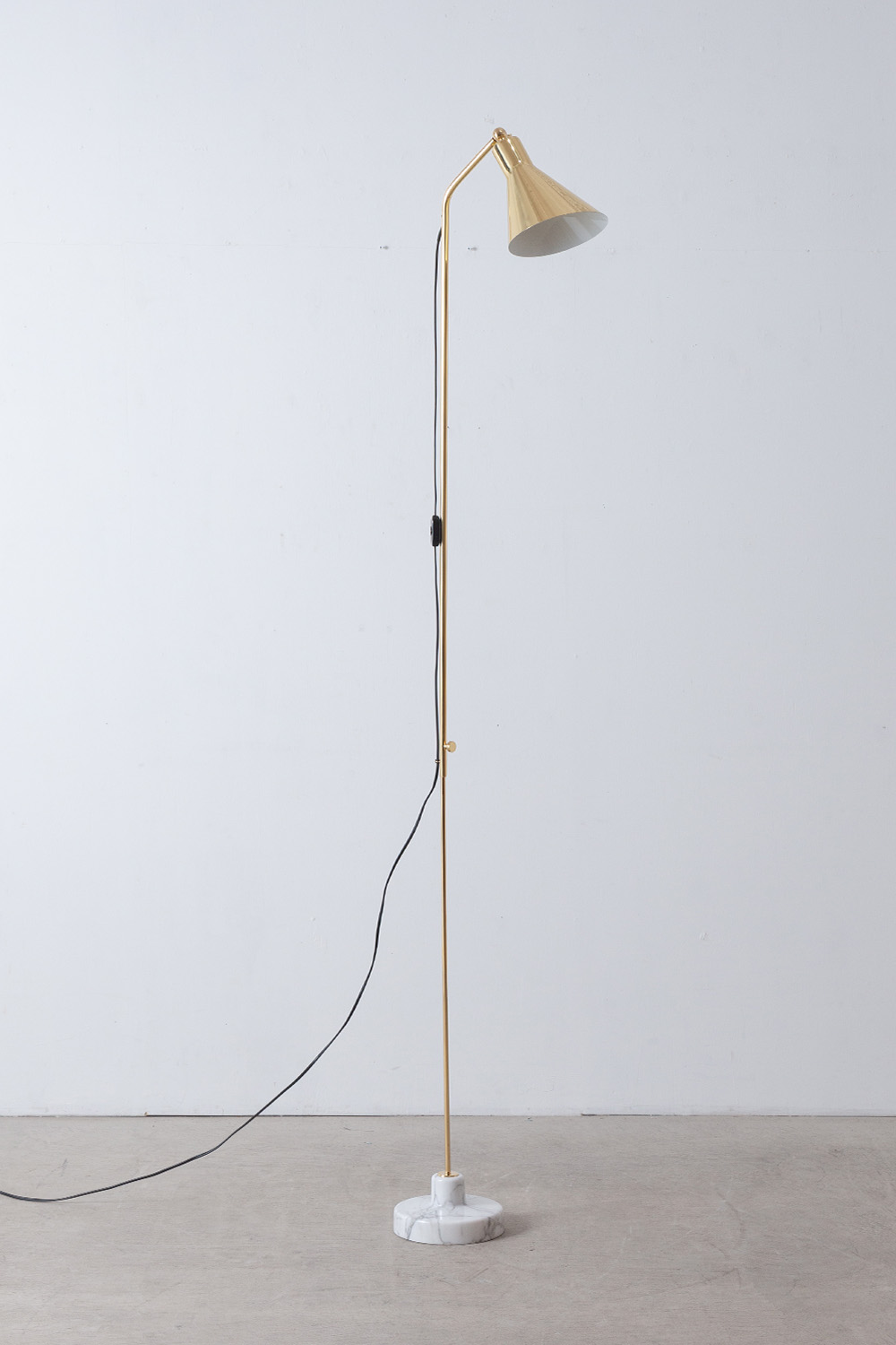 Alzabile,Ignazio Gardella,Floor Lamp, TATO,タト,フロアランプ,イニャツィオ・ガルデッラ,Azucena,Lamp,ランプ,Vintage Floor Lamp,ヴィンテージフロアランプ,Vintage Lamp,ヴィンテージランプ,清澄白河,アンティークショップ,Antique,Vintage,Interior Design,アンティーク,ビンテージ,ヴィンテージ,家具,雑貨,インテリア,店舗什器,設計,インテリアデザイン,内装,什器,店舗設計,ギャラリー,ミッドセンチュリー,MID-CENTURY MODERN,ミッドセンチュリーモダン,イタリア