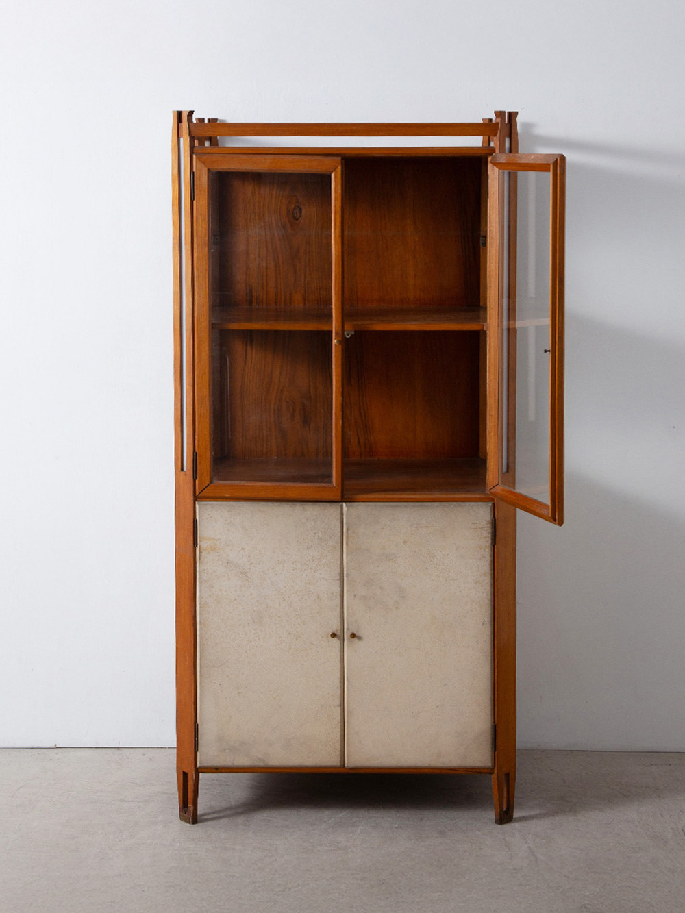 Italian Vintage Showcase in Glass and Wood