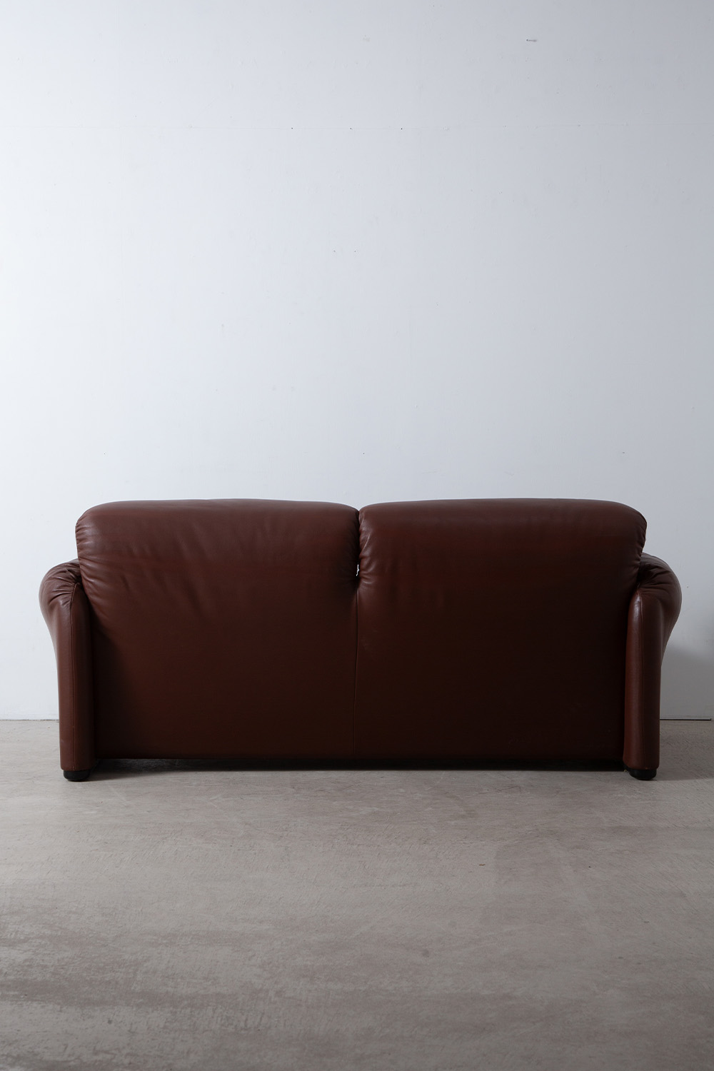 ‘Maralunga’ Sofa 2P by Vico Magistretti for Cassina