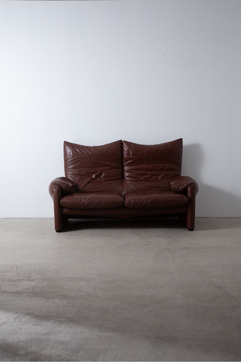 ‘Maralunga’ Sofa 2P by Vico Magistretti for Cassina