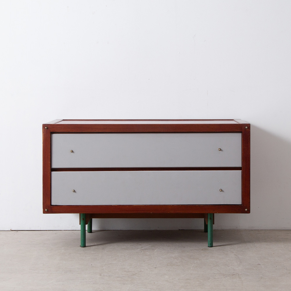 Cabinet by Andre Sornay
France , 1950s
Andre Sornay（アンドレ・ソルネ）によって1950年台にデザインされたチェスト。
