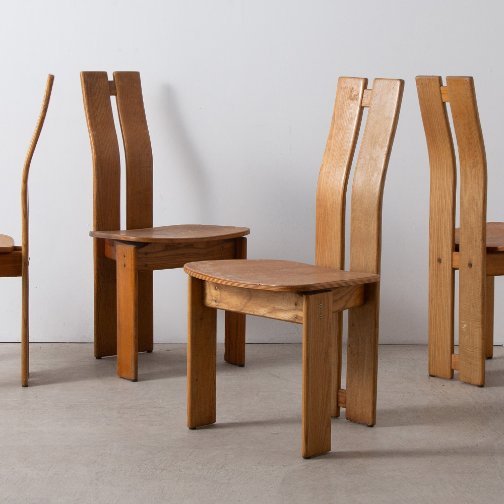 Afra & Tobia Scarpa Style Hight Back Chair in Wood
Italy , 1970s
トビア・スカルパのダイニングチェアの影響を感じさせるイタリア製のヴィンテージダイニングチェア。
