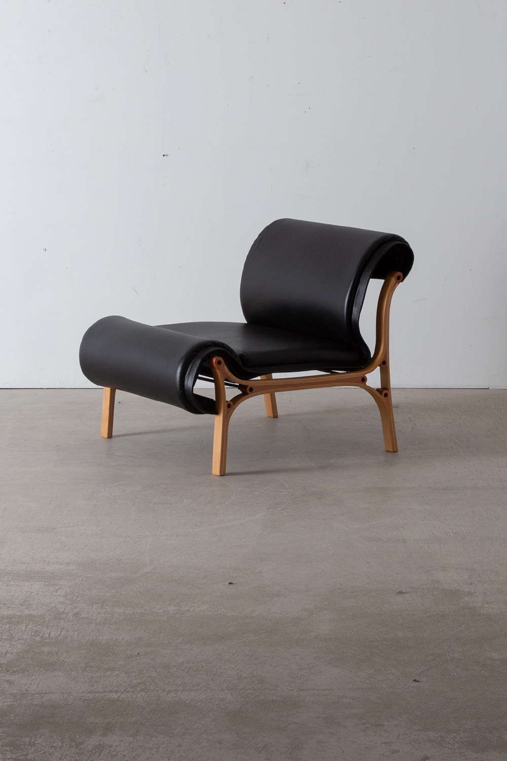 Cristian Valdes,クリスティアン・バルデス,CV Lounge Chair ,OBJEKTO,topso,stoop,清澄白河,アンティークショップ,Antique,Vintage,Interior Design,アンティーク,ビンテージ,ヴィンテージ,家具,雑貨,インテリア,店舗什器,設計,インテリアデザイン,内装,什器,店舗設計,ギャラリー,